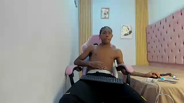 Snapshot of Jax_Maliq chatting on November 4, 2025, 2:59 am Jax Maliq online show from November 4, 2025, 2:59 am