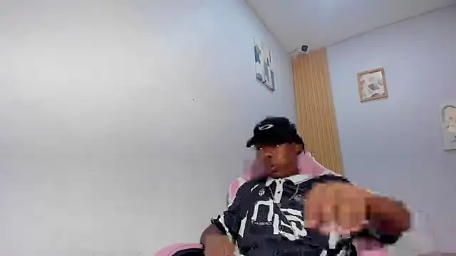 Snapshot of Jax_Maliq chatting on November 12, 2025, 2:37 am Jax Maliq online show from November 12, 2025, 2:37 am