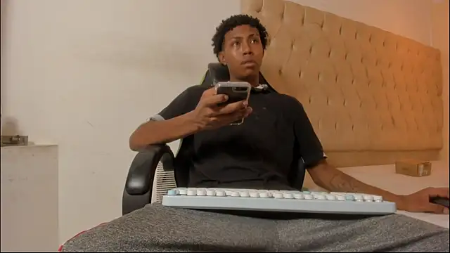 Snapshot of Jax_Maliq chatting on November 27, 2025, 9:26 pm Jax Maliq online show from November 27, 2025, 9:26 pm