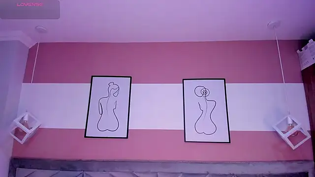 Snapshot of Mia_Valentine_ chatting on November 26, 2025, 8:31 pm Mia Valentine online show from November 26, 2025, 8:31 pm