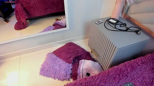 Snapshot of Mia_Valentine_ chatting on February 28, 2026, 7:13 pm Mia Valentine online show from February 28, 2026, 7:13 pm