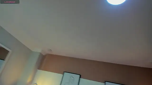 Snapshot of Mia_Valentine_ chatting on February 4, 2026, 8:15 pm Mia Valentine online show from February 4, 2026, 8:15 pm