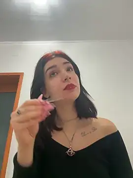 VampyScarlet online show from October 18, 2025, 4:25 am