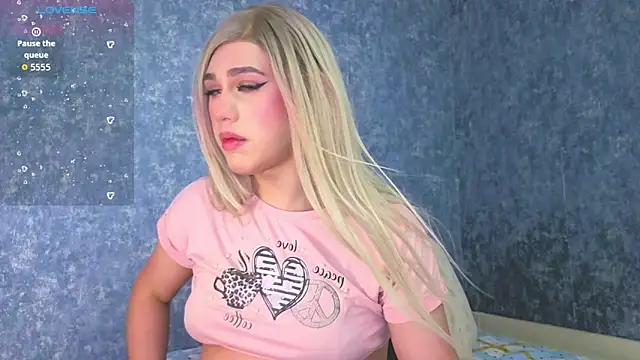 saraah queen1 online show from March 4, 2026, 4:42 am