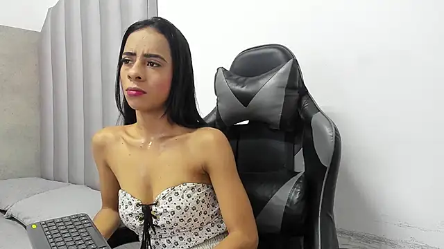 Snapshot of honny_23 chatting on November 11, 2025, 7:30 pm honny 23 online show from November 11, 2025, 7:30 pm