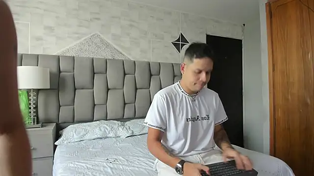 Snapshot of markAndPhilip chatting on September 26, 2025, 12:23 pm markAndPhilip online show from September 26, 2025, 12:23 pm