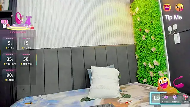 Snapshot of Skarlett_hot_ chatting on November 23, 2025, 8:19 pm Skarlett hot online show from November 23, 2025, 8:19 pm