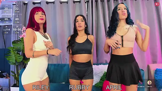 Snapshot of Evil_Giirls chatting on October 22, 2025, 1:49 am Evil Giirls online show from October 22, 2025, 1:49 am