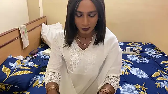 LuvLayla online show from March 17, 2026, 7:39 pm