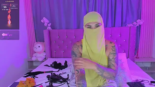 Nayla-Mouna online show from April 7, 2026, 7:21 am