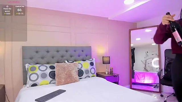 Snapshot of ALICESANDOVAL chatting on November 30, 2025, 11:22 am ALICESANDOVAL online show from November 30, 2025, 11:22 am