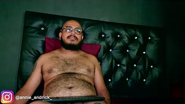  leda swan  online show from December 19, 2025, 1:35 pm