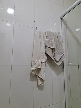 dancaEstrip online show from November 24, 2025, 2:44 am