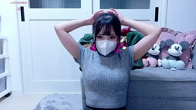 Snapshot of YURi_luv chatting on September 28, 2025, 11:06 am YURi luv online show from September 28, 2025, 11:06 am