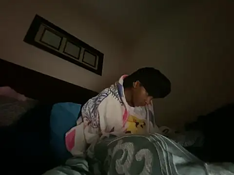 Brooke012 online show from April 9, 2026, 6:36 pm