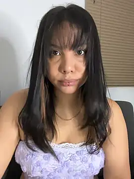 P A U L I N A  online show from April 17, 2026, 3:09 am