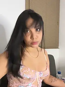 P A U L I N A  online show from April 11, 2026, 3:14 am