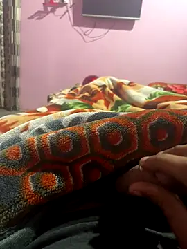 Reetahr31 online show from December 4, 2025, 3:33 pm