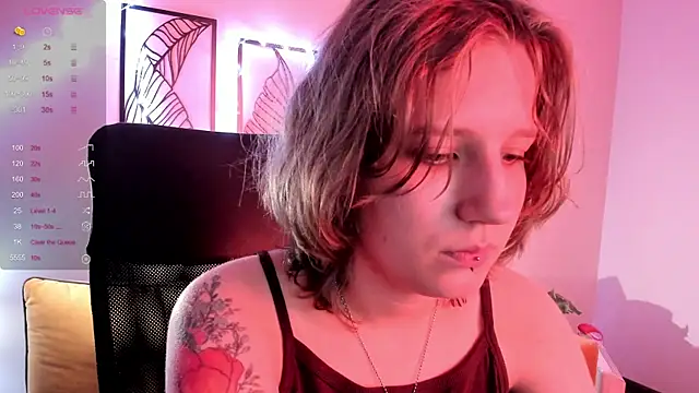 Snapshot of Hailey_Foxy chatting on November 9, 2025, 8:51 am Hailey Foxy online show from November 9, 2025, 8:51 am