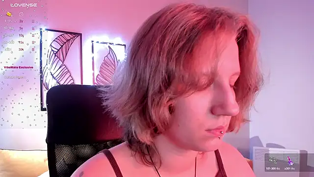 Snapshot of Hailey_Foxy chatting on October 25, 2025, 8:57 am Hailey Foxy online show from October 25, 2025, 8:57 am