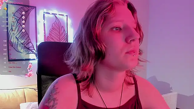 Snapshot of Hailey_Foxy chatting on November 22, 2025, 9:19 am Hailey Foxy online show from November 22, 2025, 9:19 am