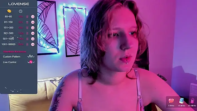 Snapshot of Hailey_Foxy chatting on November 14, 2025, 9:02 am Hailey Foxy online show from November 14, 2025, 9:02 am