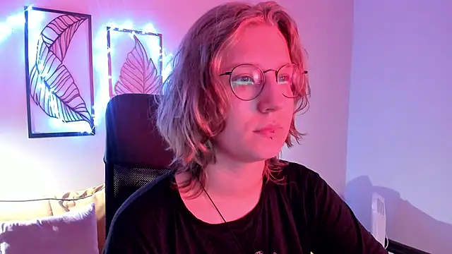 Snapshot of Hailey_Foxy chatting on November 17, 2025, 9:02 am Hailey Foxy online show from November 17, 2025, 9:02 am