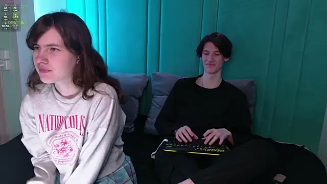 Snapshot of ViviaraNGendy chatting on September 14, 2025, 10:26 am ViviaraNGendy online show from September 14, 2025, 10:26 am