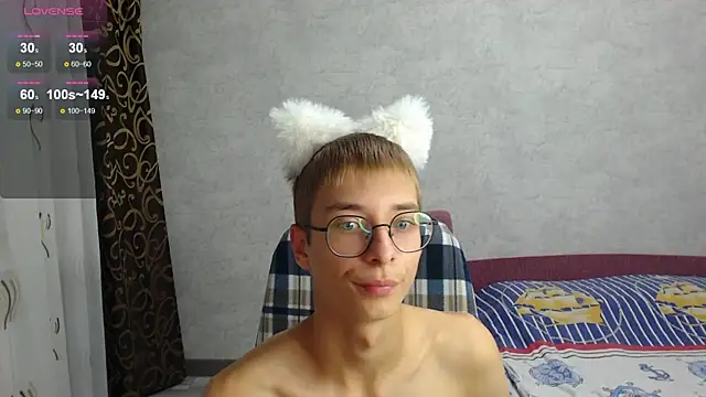 Snapshot of glasses_cat chatting on September 9, 2025, 5:22 pm glasses cat online show from September 9, 2025, 5:22 pm