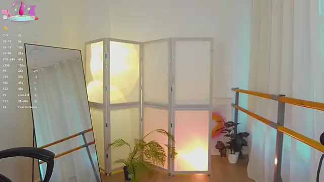 Lina Glow online show from October 22, 2025, 7:08 am