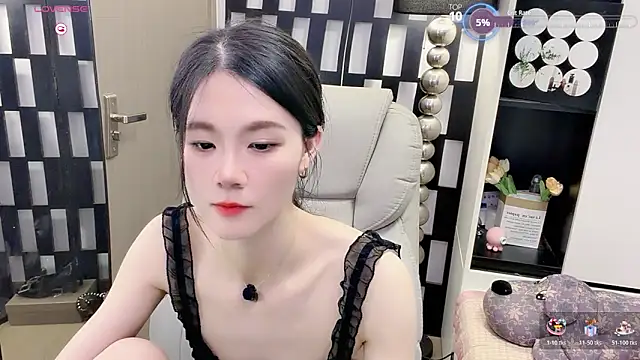Yueyue-MM online show from June 21, 2026, 2:34 pm