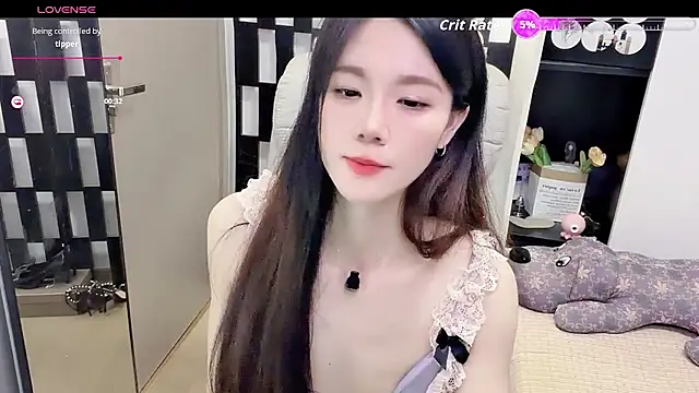 Yueyue-MM online show from July 11, 2026, 1:00 pm