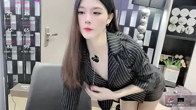 Snapshot of Yueyue-MM chatting on October 17, 2025, 12:14 am Yueyue-MM online show from October 17, 2025, 12:14 am