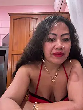 Snapshot of Lindarossyta chatting on July 19, 2026, 7:21 pm Lindarossyta online show from July 19, 2026, 7:21 pm