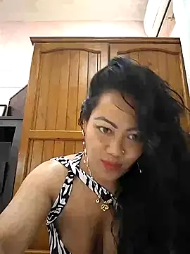 Snapshot of Lindarossyta chatting on June 13, 2026, 4:27 pm Lindarossyta online show from June 13, 2026, 4:27 pm