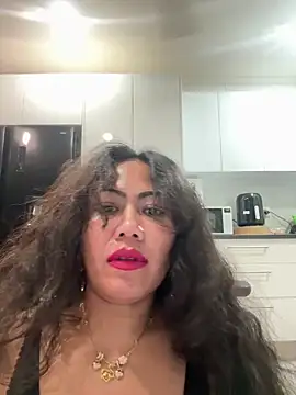 Snapshot of Lindarossyta chatting on June 14, 2026, 6:42 pm Lindarossyta online show from June 14, 2026, 6:42 pm