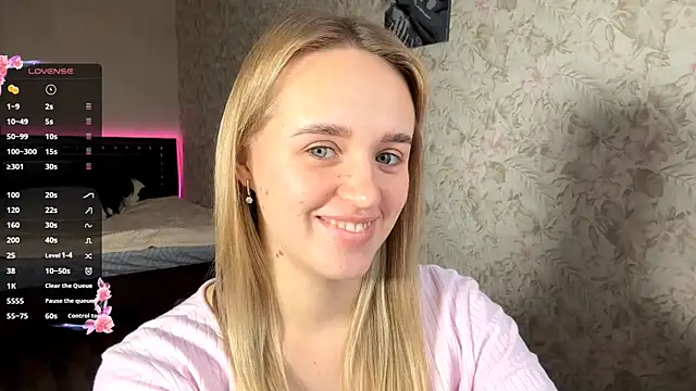 ElisabetLorney online show from November 15, 2025, 8:07 am