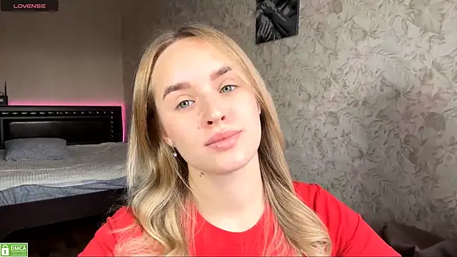 ElisabetLorney online show from November 6, 2025, 8:07 am