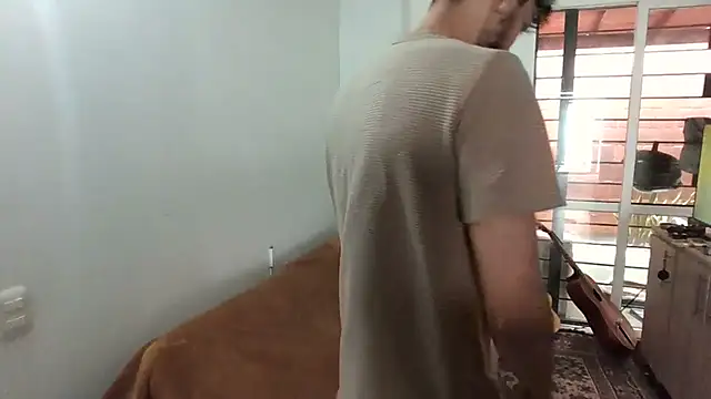 Snapshot of Alejandro92_cali chatting on July 17, 2026, 5:43 pm Alejandro92 cali online show from July 17, 2026, 5:43 pm