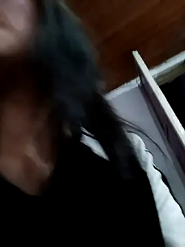 Zulema R1 online show from March 31, 2026, 10:56 pm