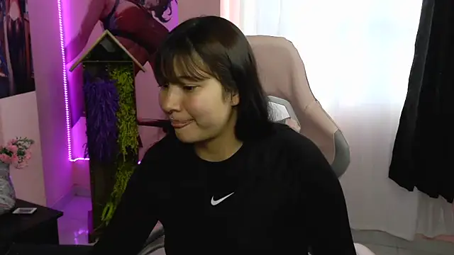 Snapshot of Zulema_R1 chatting on April 29, 2026, 9:32 pm Zulema R1 online show from April 29, 2026, 9:32 pm