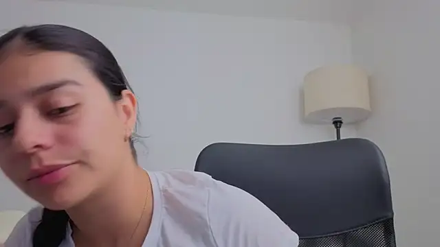 valerihouse online show from October 1, 2025, 11:52 pm