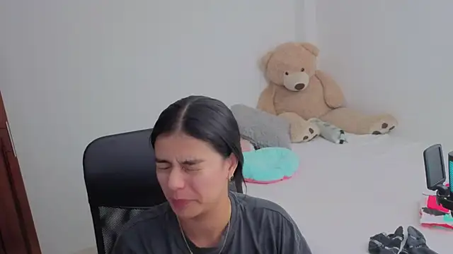 valerihouse online show from April 2, 2026, 1:13 am