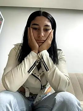 Scarlett 12 online show from September 26, 2025, 11:06 am