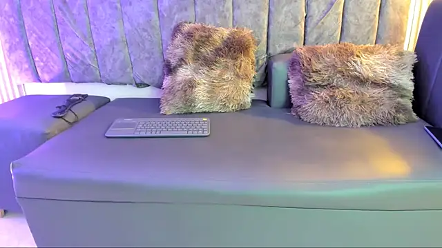 Rowan Mills online show from September 26, 2025, 9:21 pm