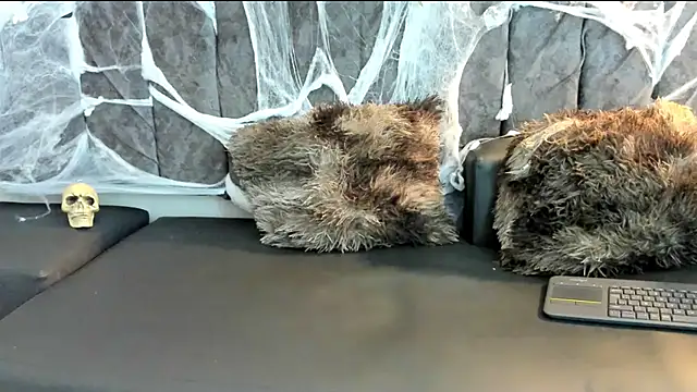 Rowan Mills online show from October 13, 2025, 8:43 pm