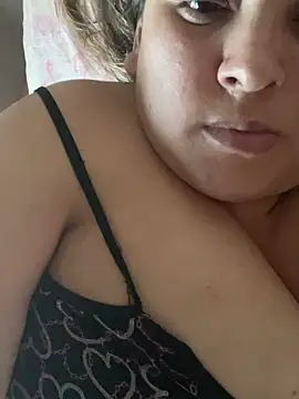 bruna438 online show from February 22, 2026, 9:38 pm