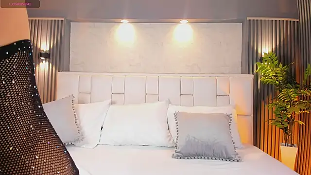 LunnaBlake online show from March 15, 2026, 4:30 am