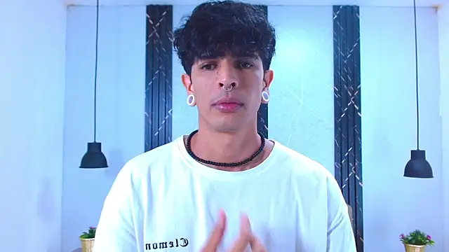 Franvill Trato online show from November 8, 2025, 7:17 pm