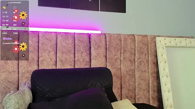 Niicolle Evanss online show from January 11, 2026, 12:56 pm